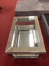 Load image into Gallery viewer, Noralie Accent Table