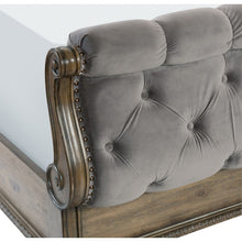 Load image into Gallery viewer, Rachelle Queen Tufted Velvet Sleigh Bed