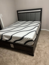 Load image into Gallery viewer, King Memory Foam Mattress
